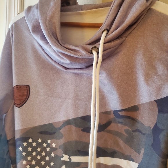 NWOT! Pura Vida Camo Flag Hooded pullover sz Lg - Picture 6 of 6